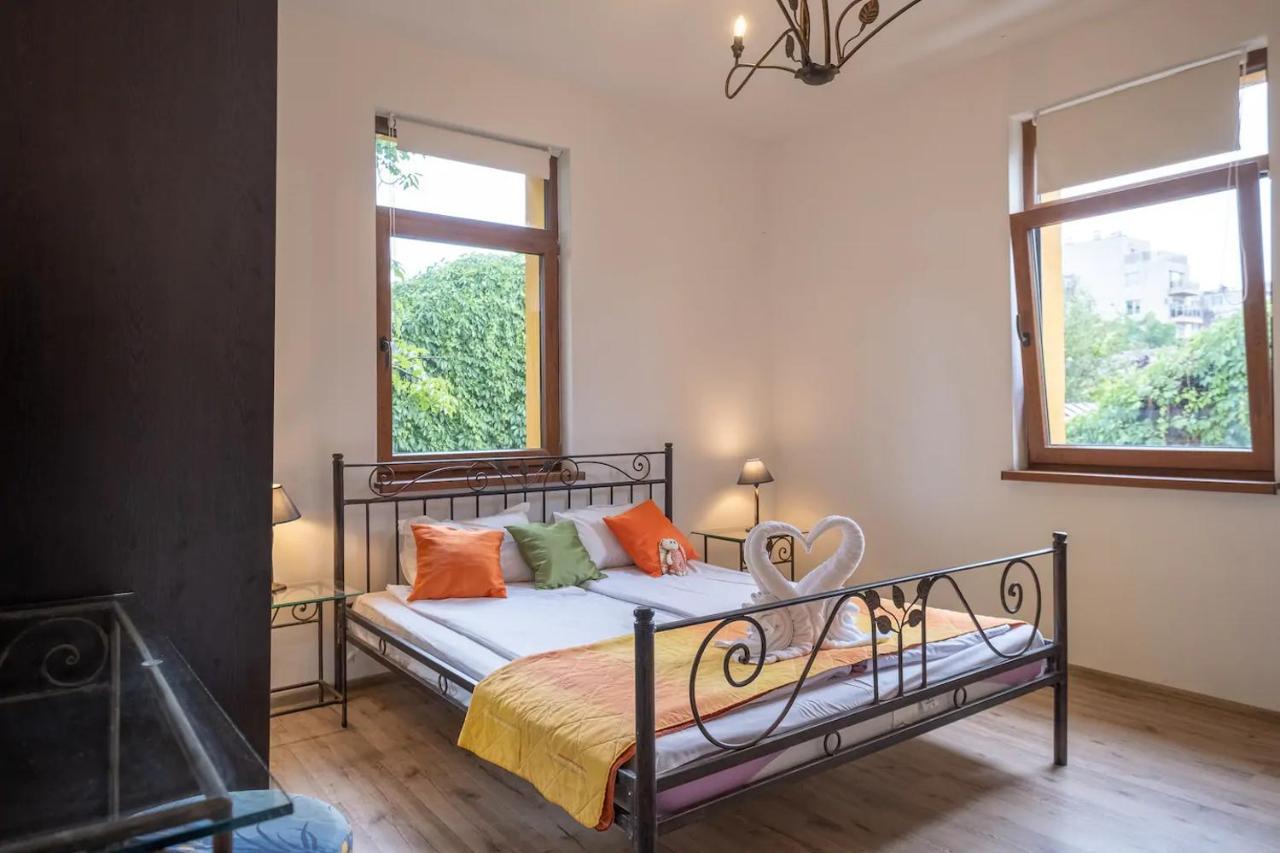 Entire Central House With Guest Rooms & Garden Sofya Dış mekan fotoğraf