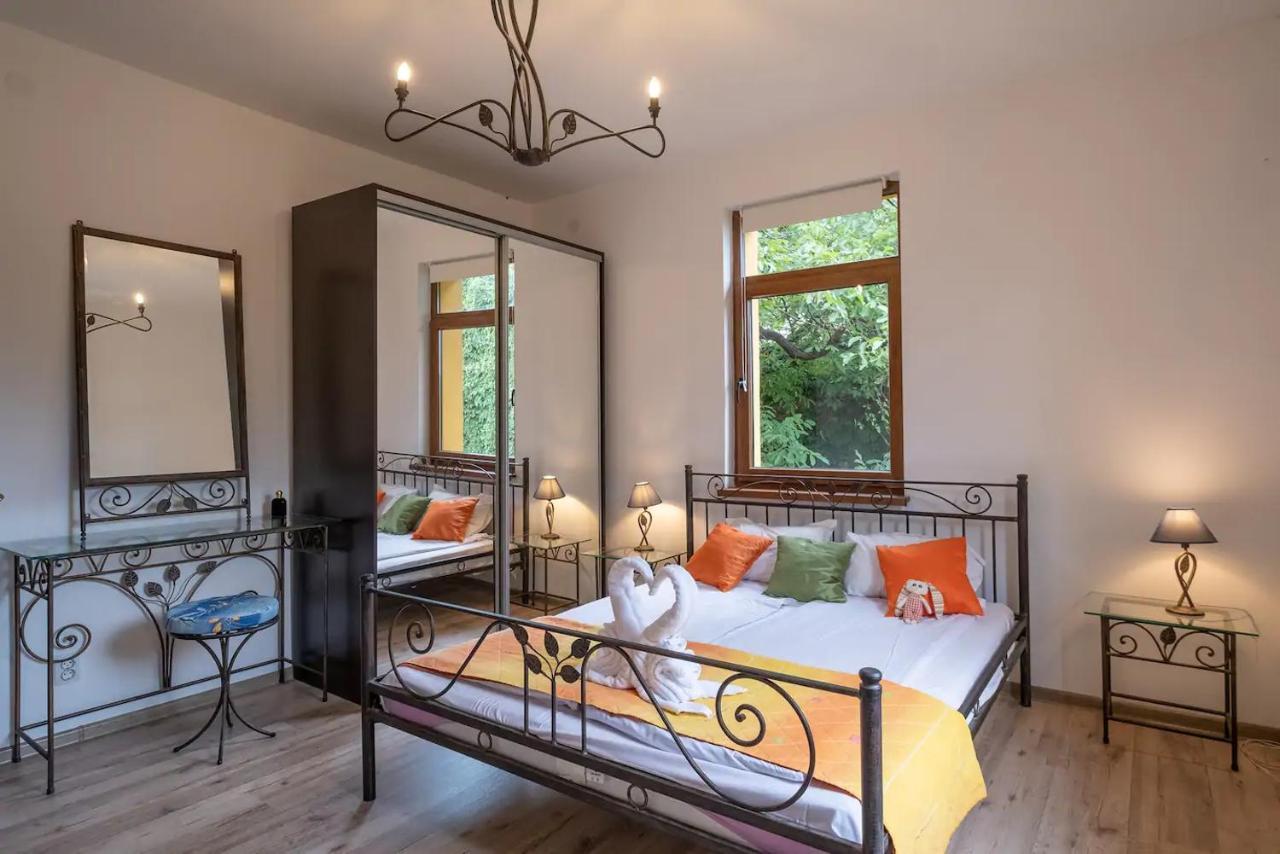 Entire Central House With Guest Rooms & Garden Sofya Dış mekan fotoğraf